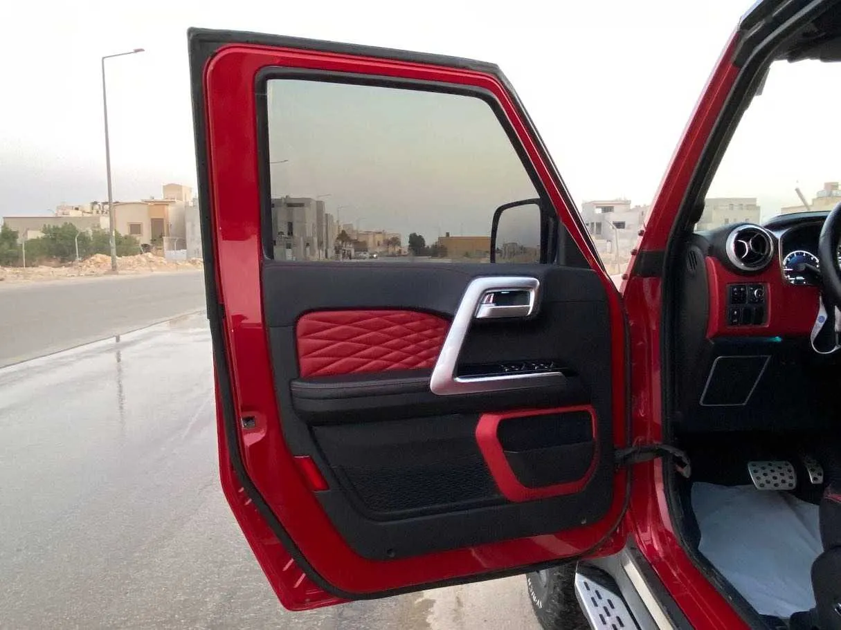 Car image 9