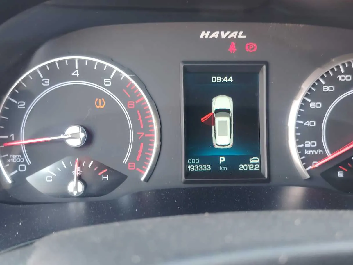 Car image 19