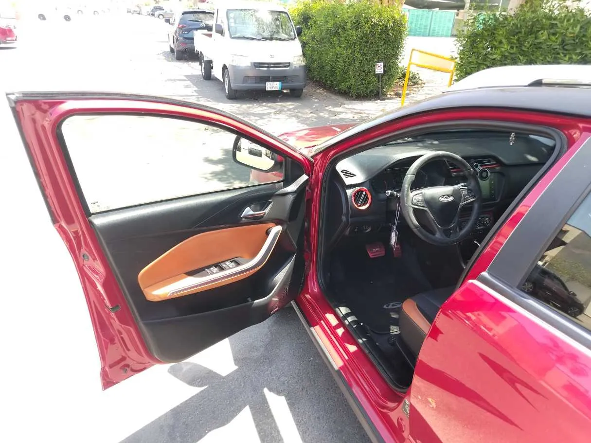 Car image 11