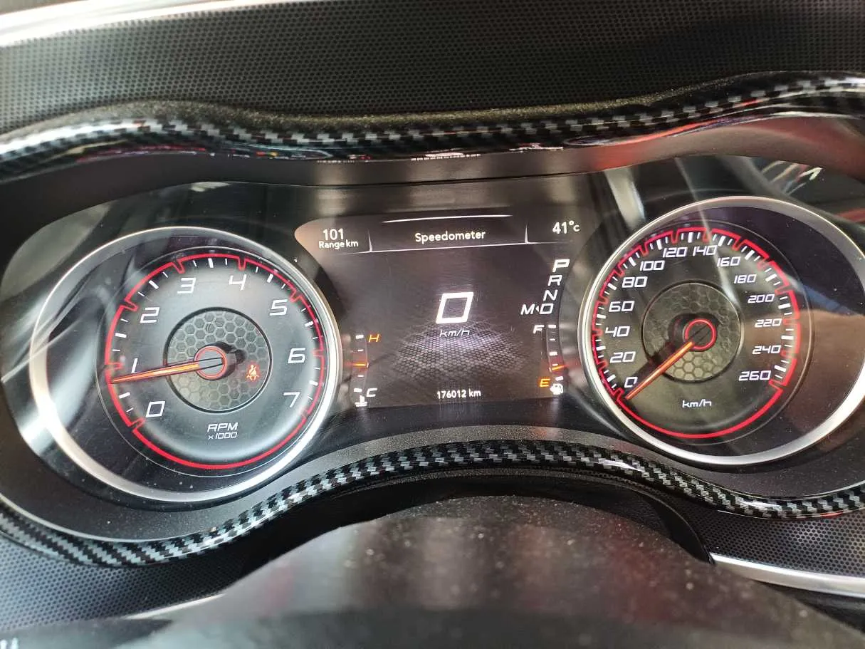 Car image 19