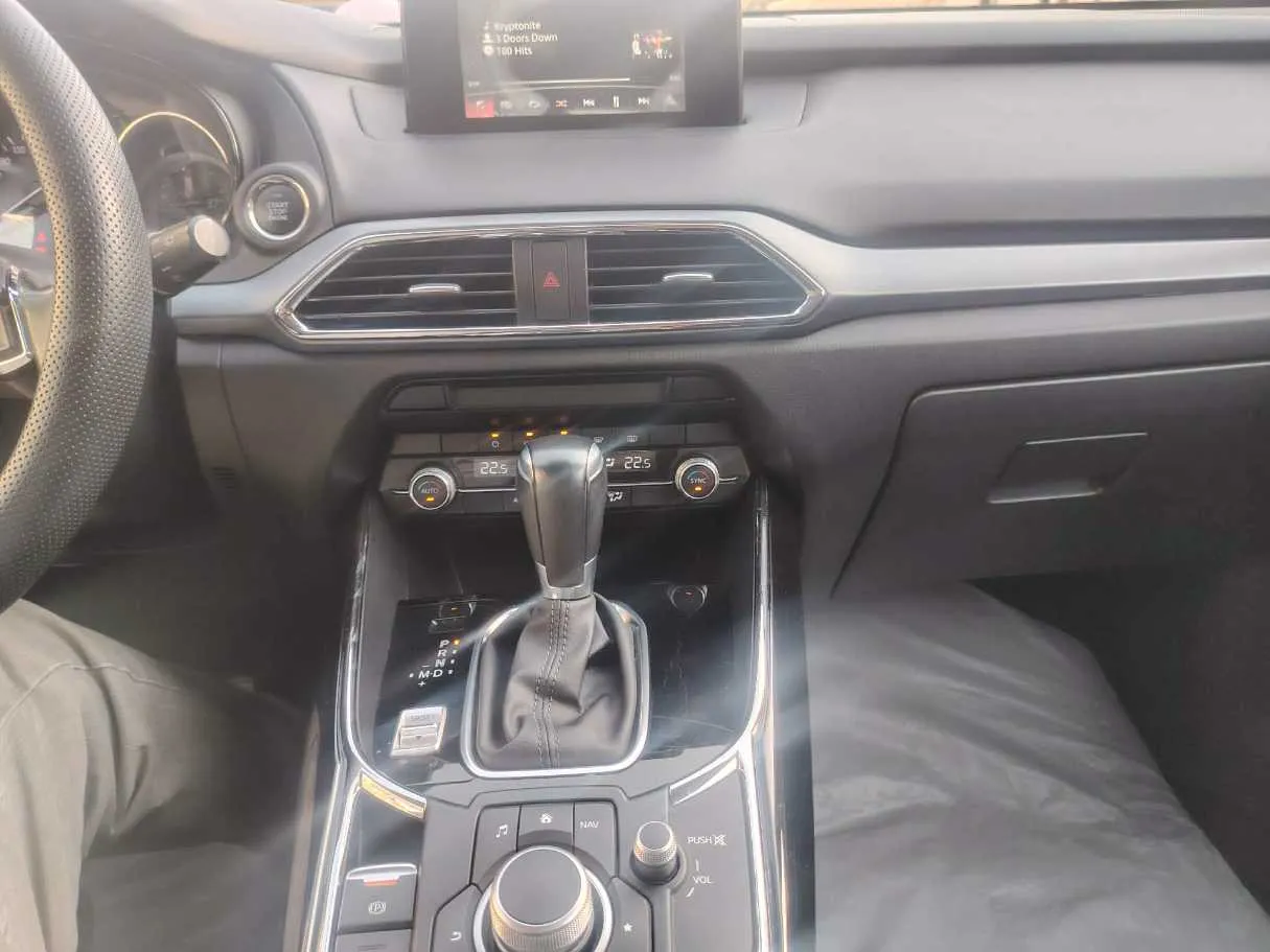 Car image 23