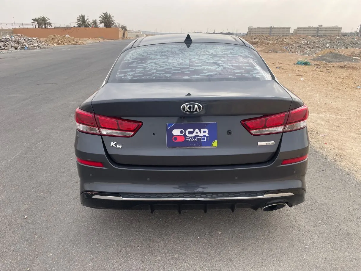 Car image 6