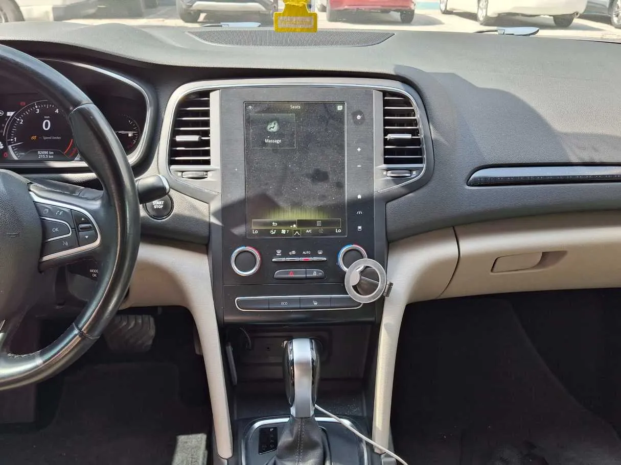 Car image 16