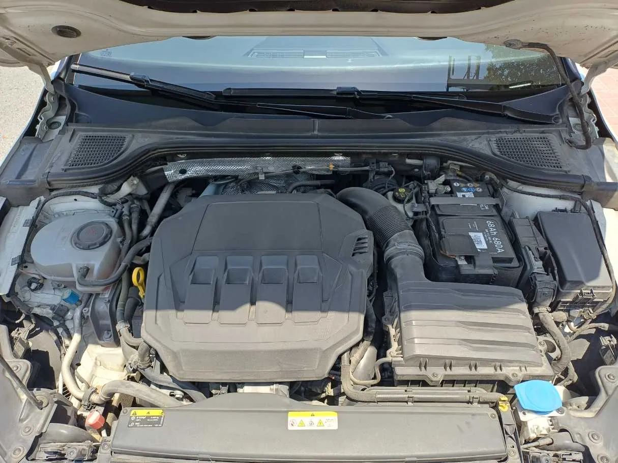 Car image 26