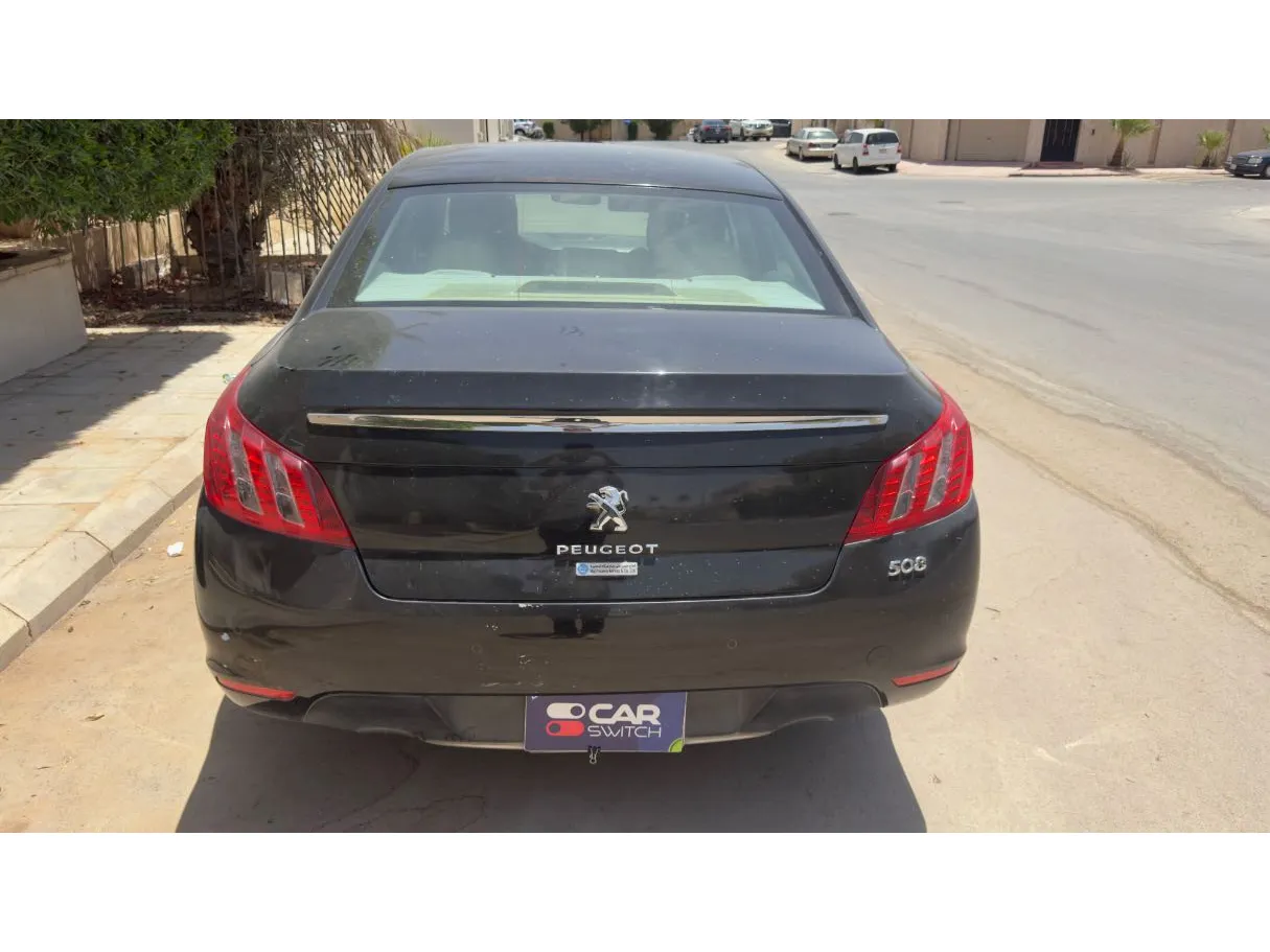 Car image 6