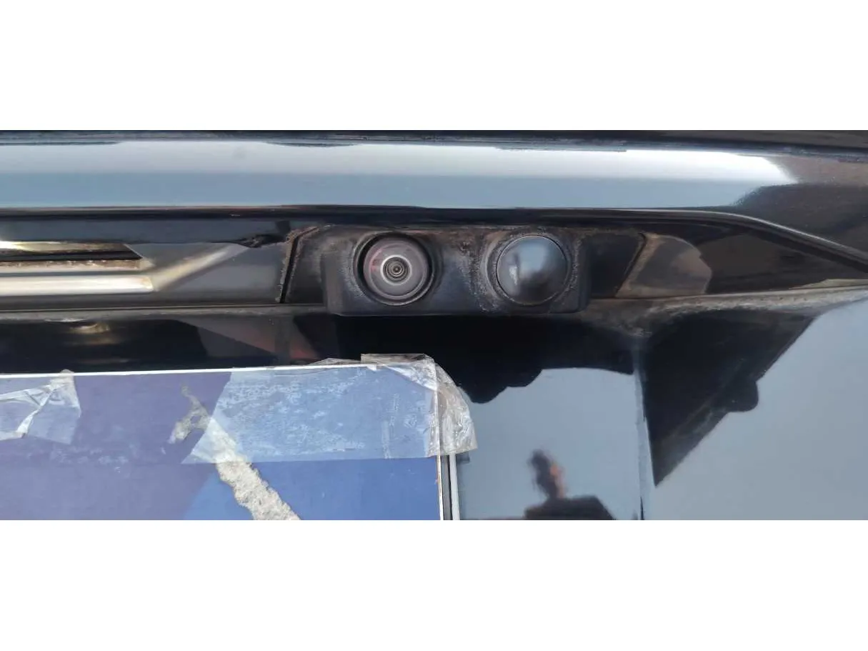 Car image 32