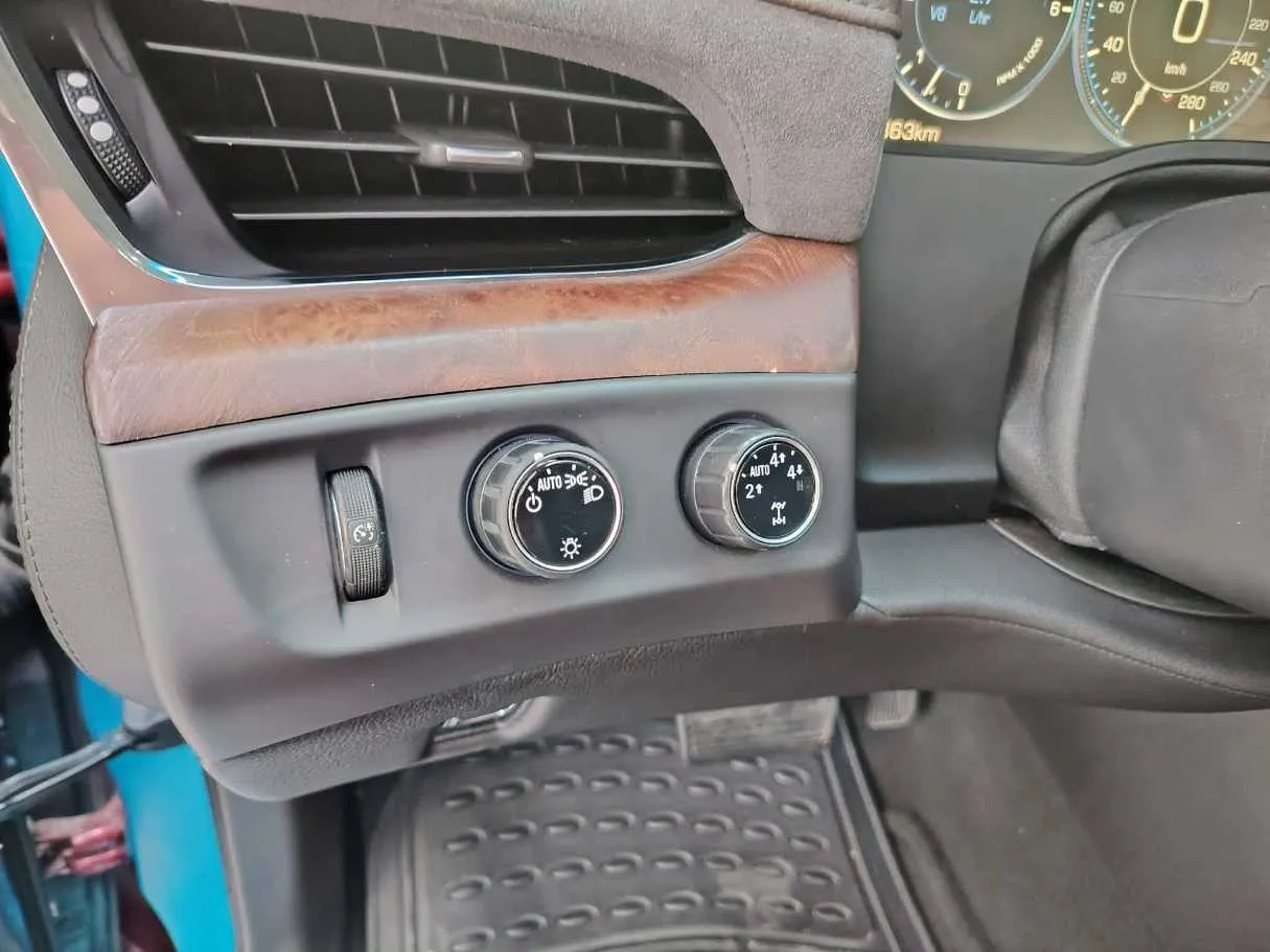 Car image 34
