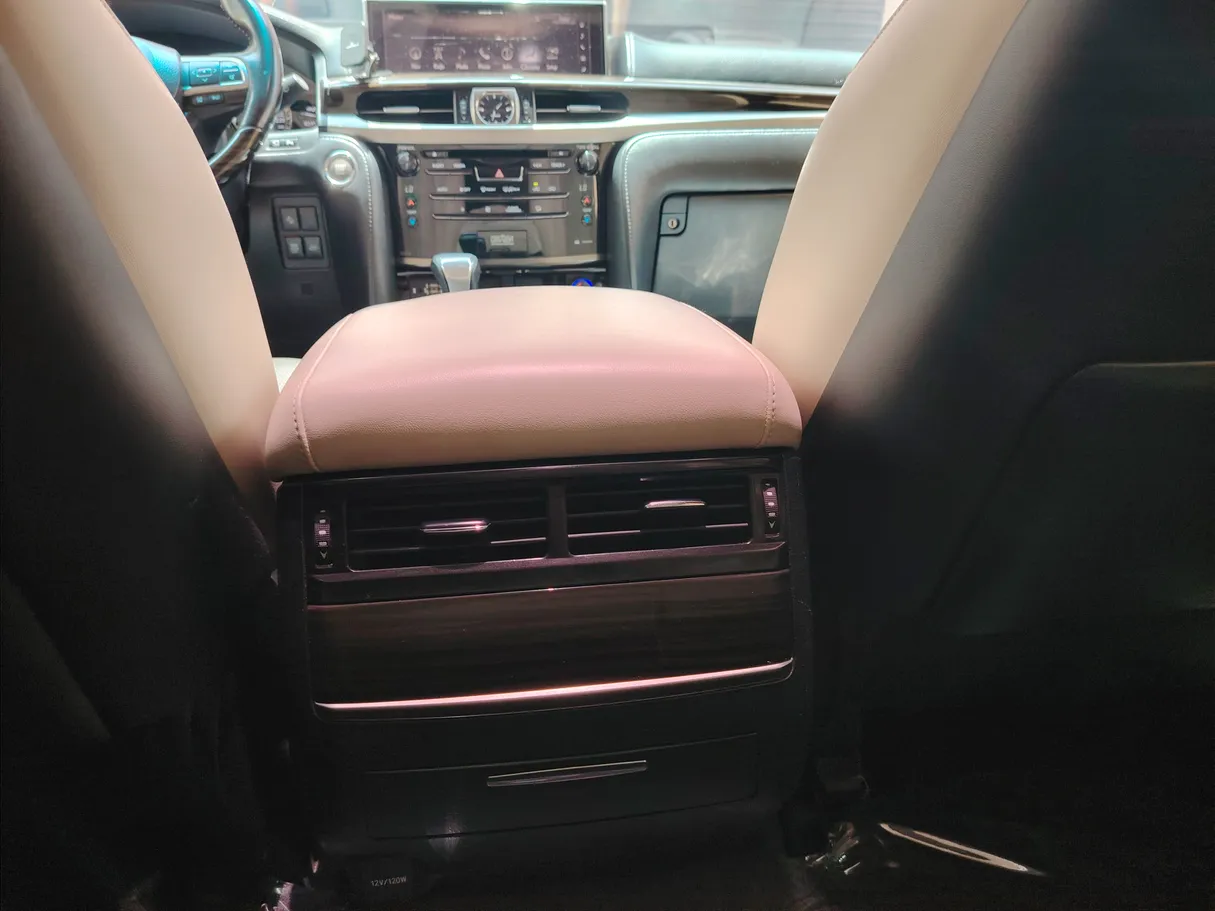 Car image 36