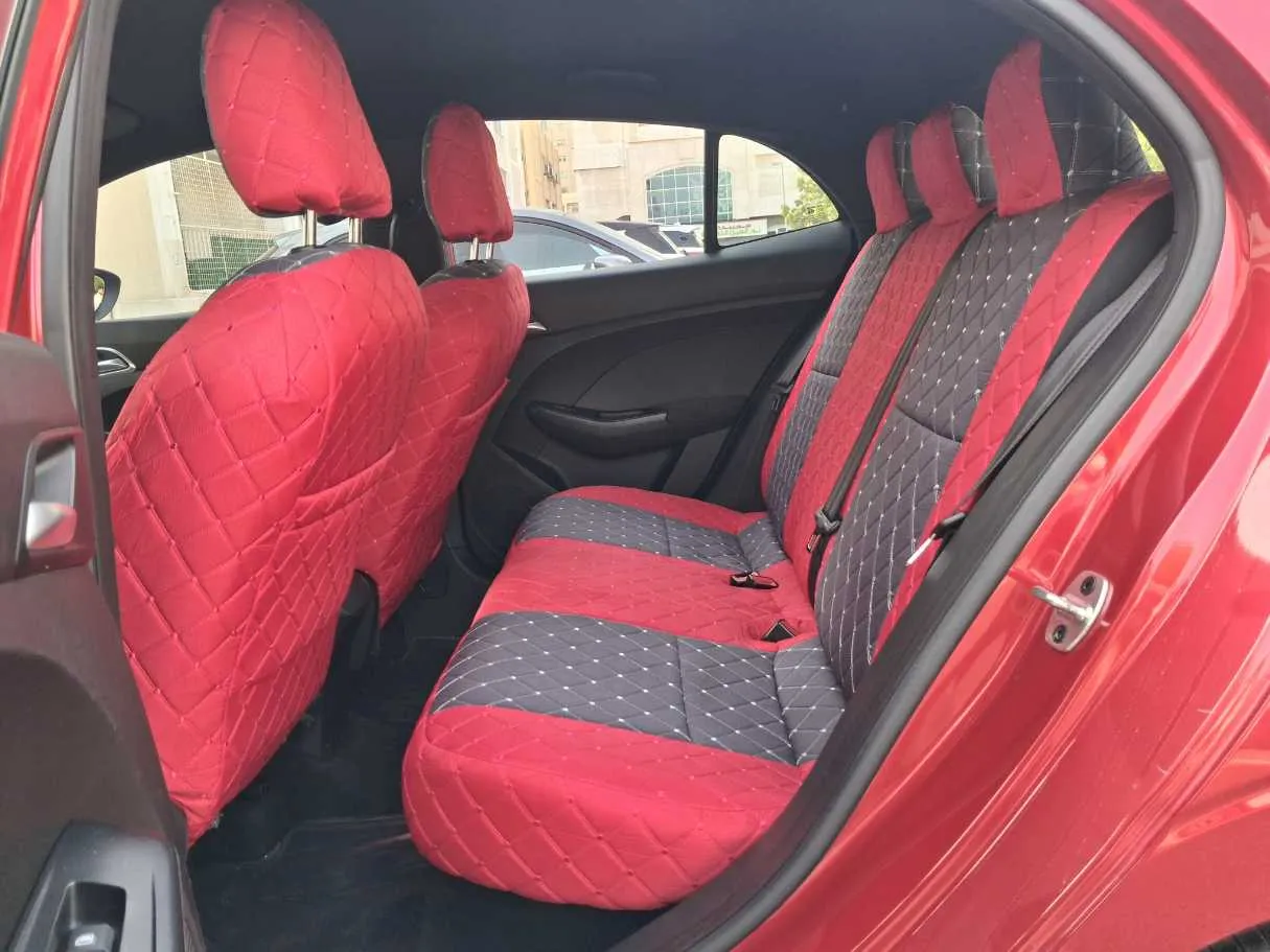 Car image 13