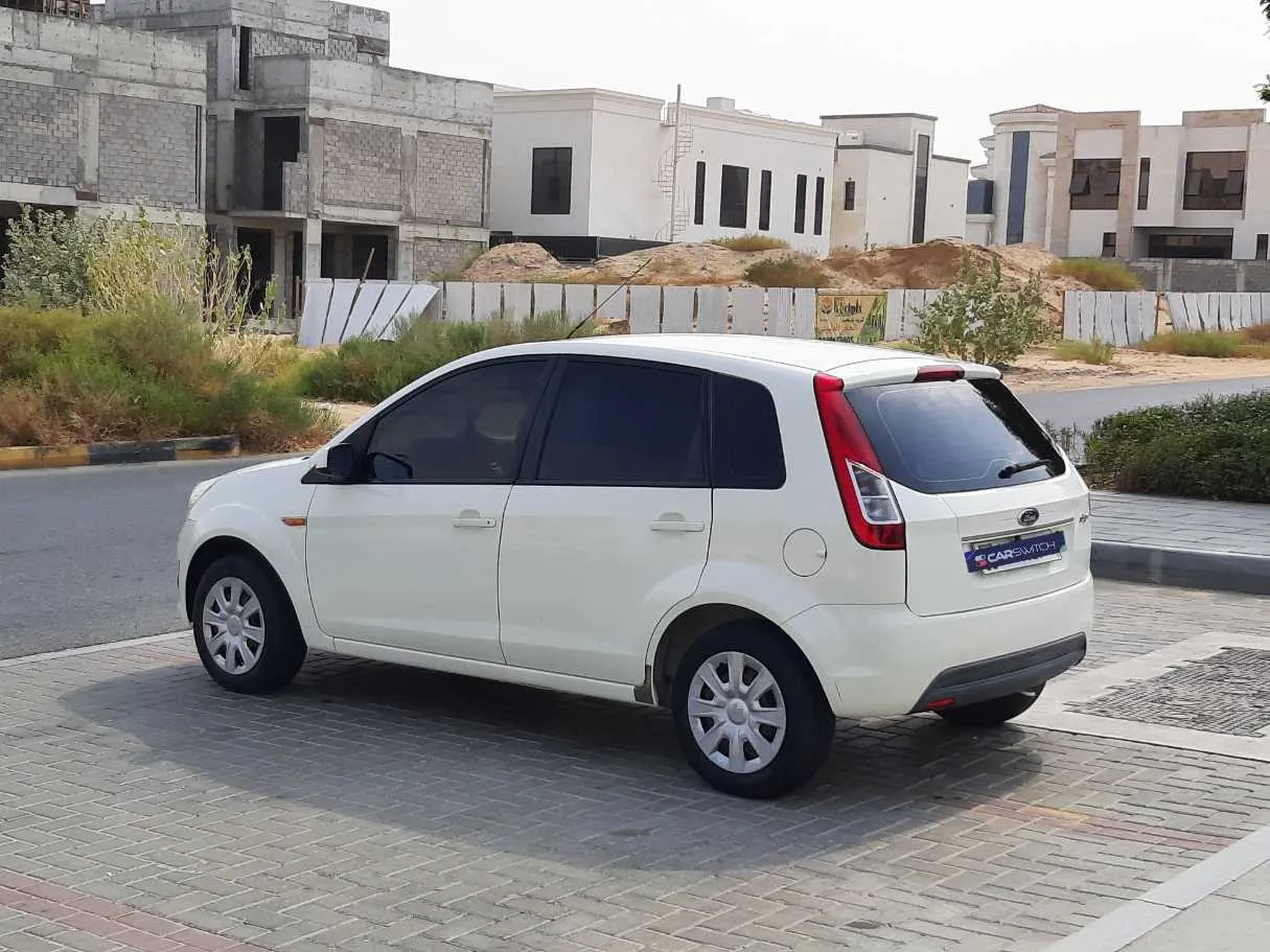 Car image 7