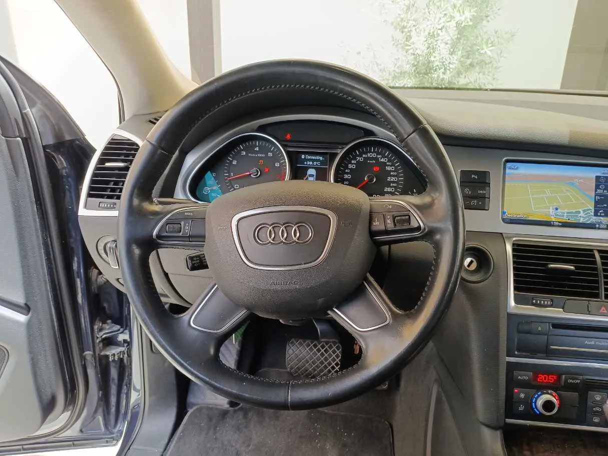 Car image 18
