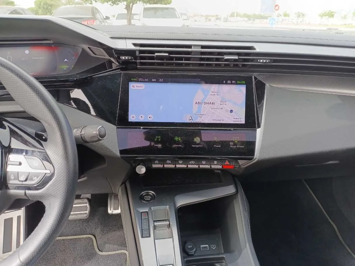 Car image 16