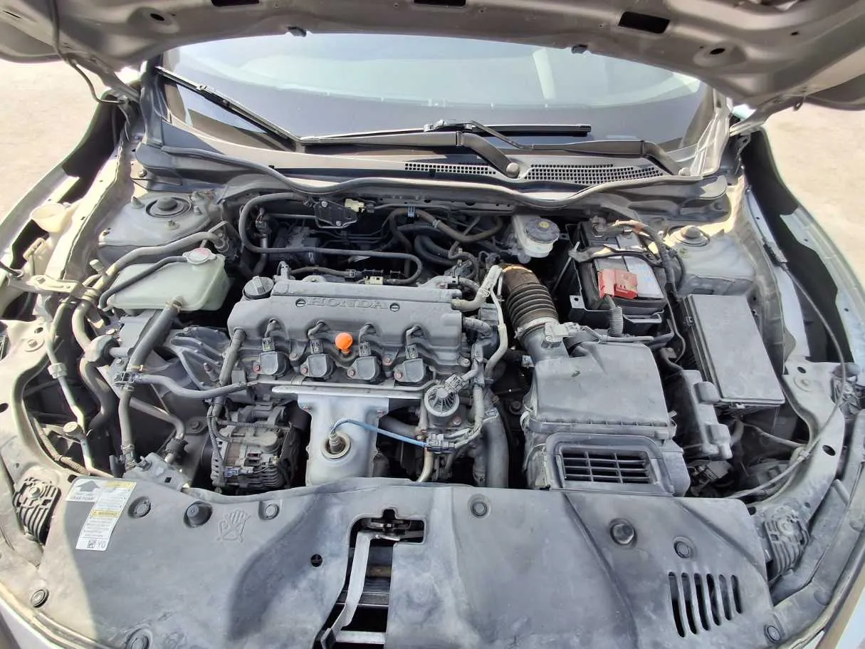 Car image 18