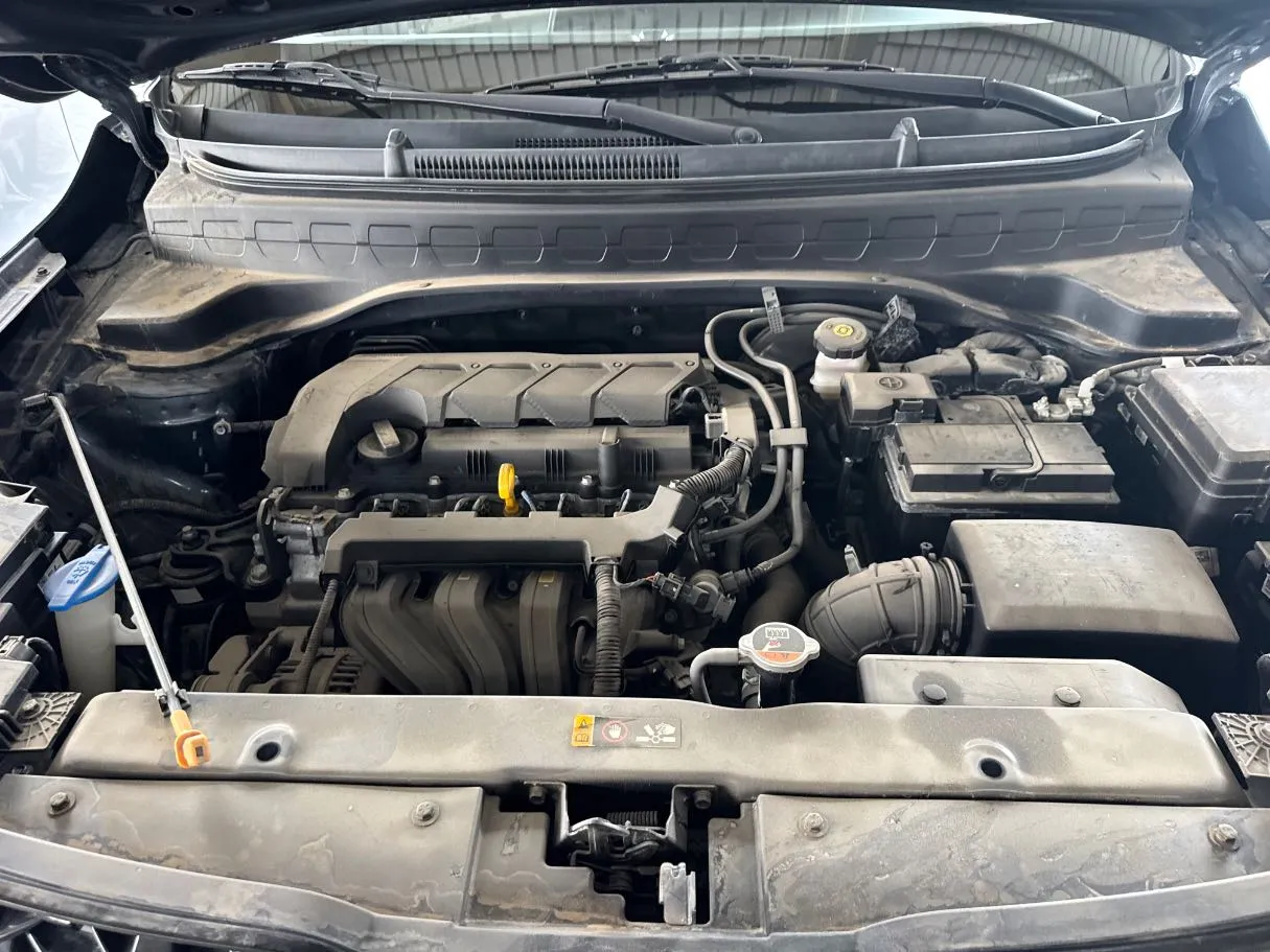 Car image 19