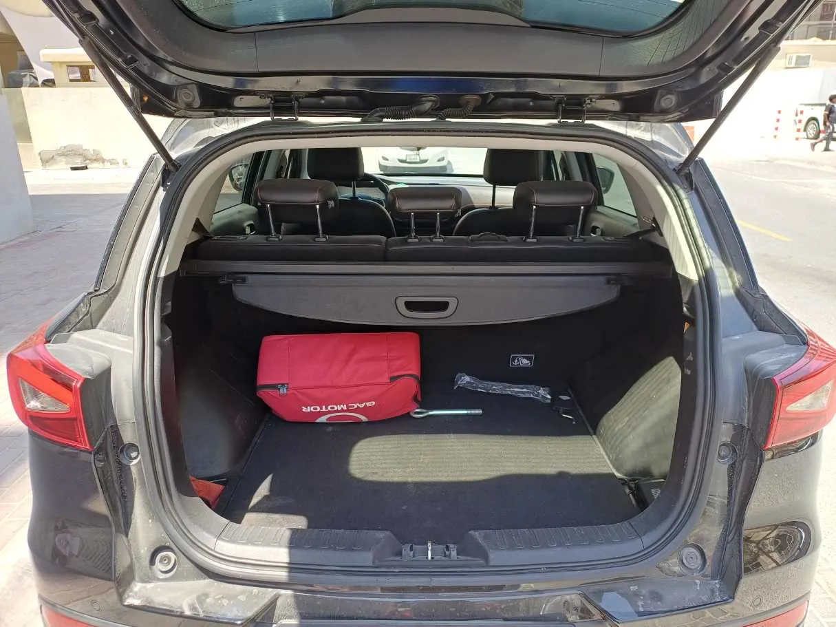 Car image 18