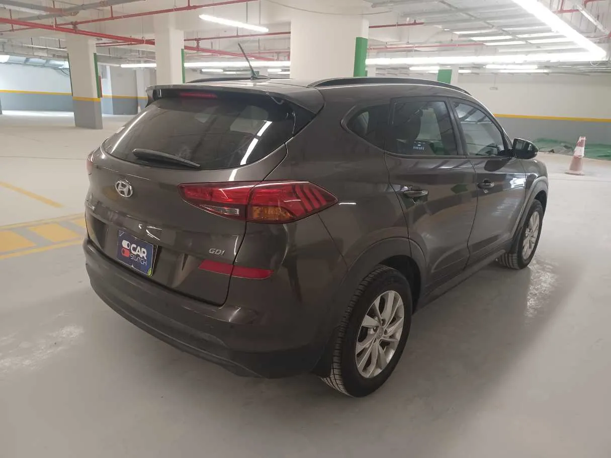 Car image 5