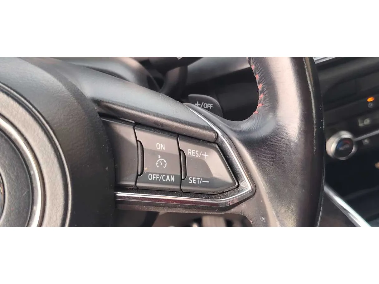 Car image 25