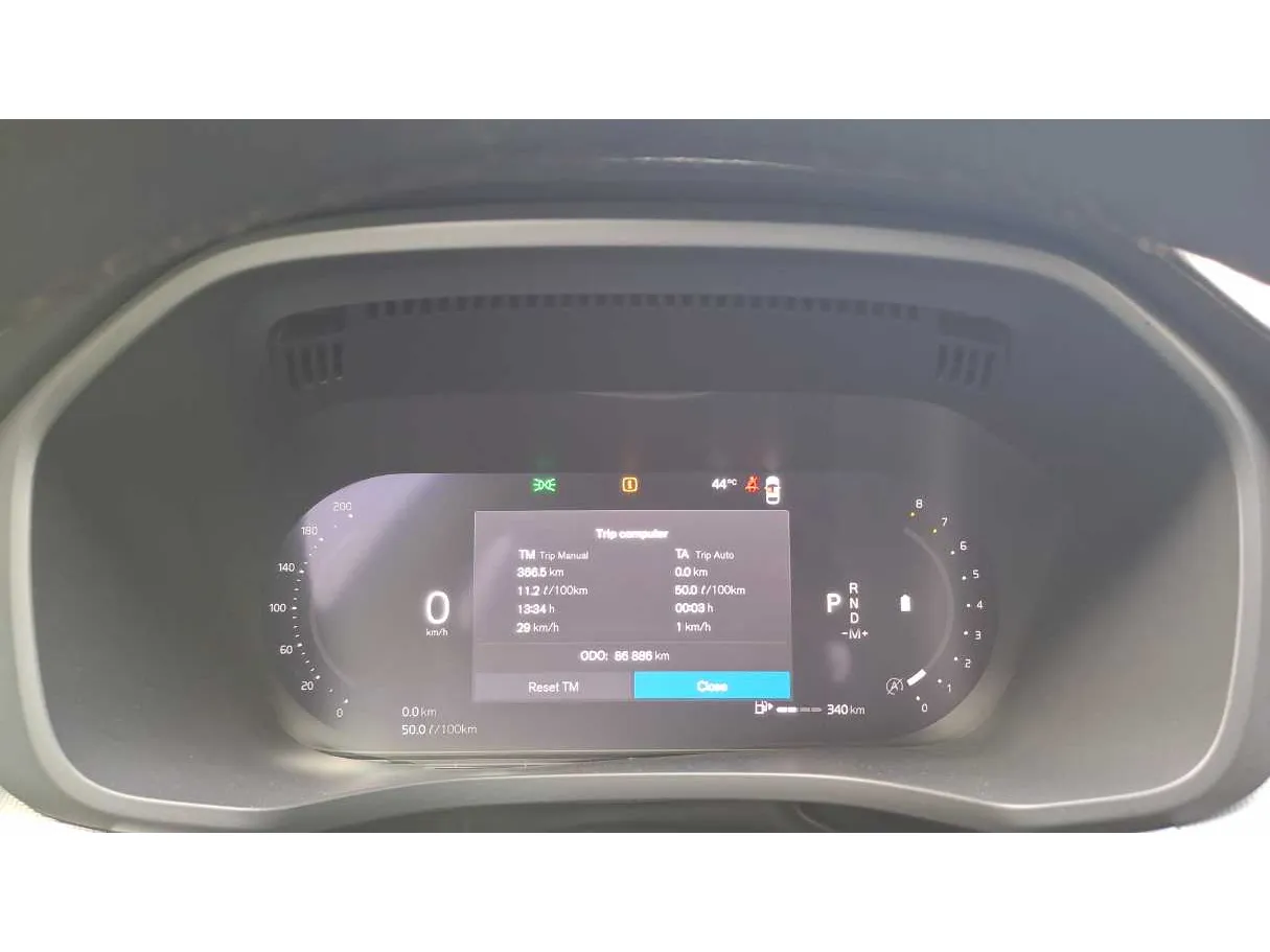 Car image 19
