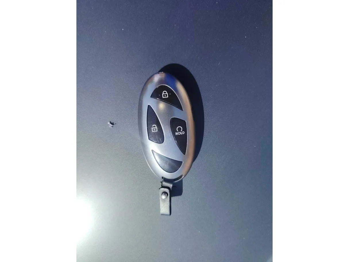 Car image 30