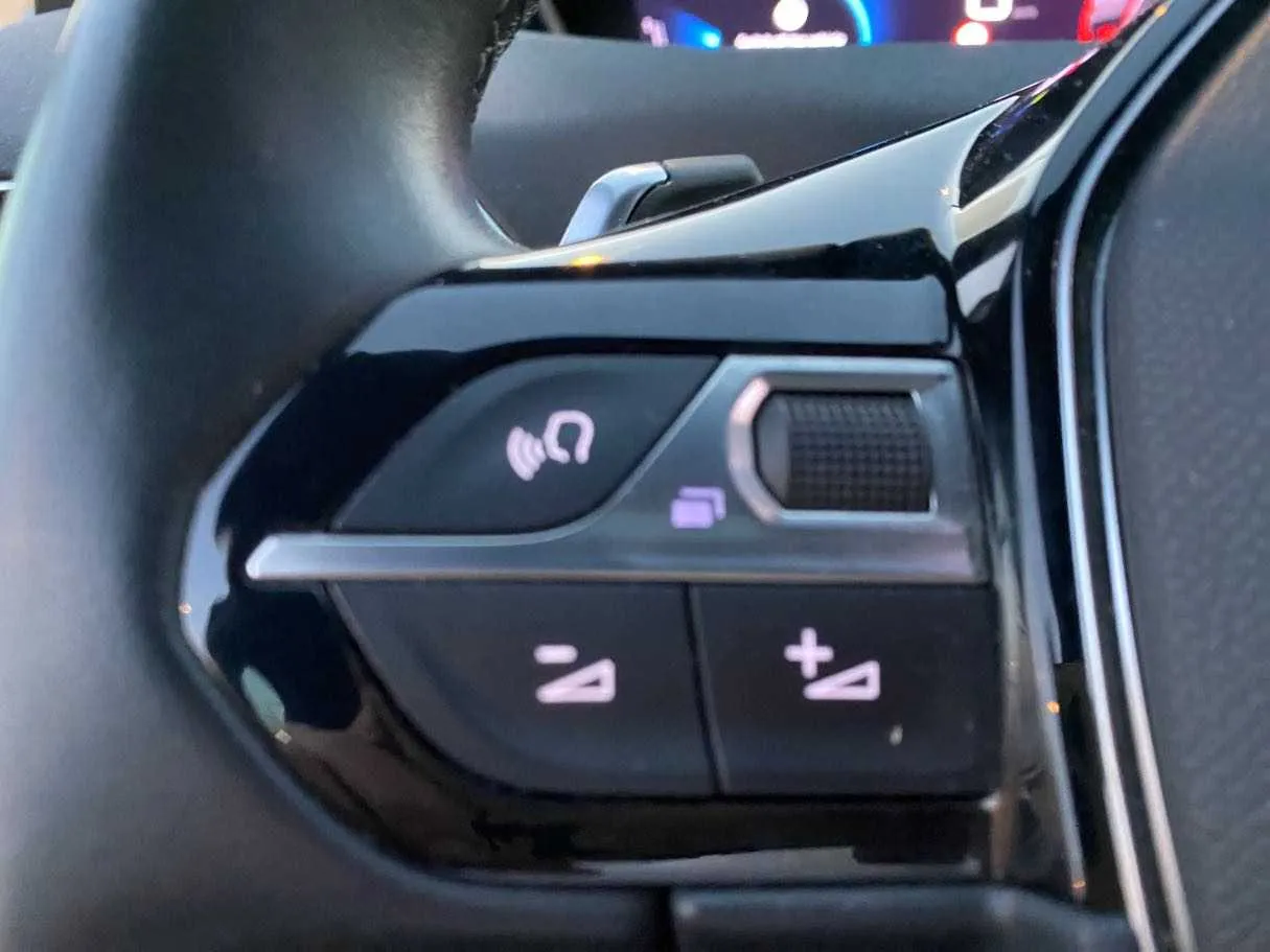 Car image 32