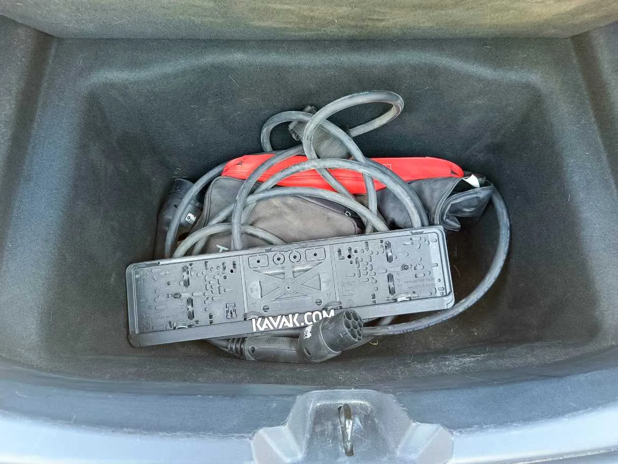 Car image 28