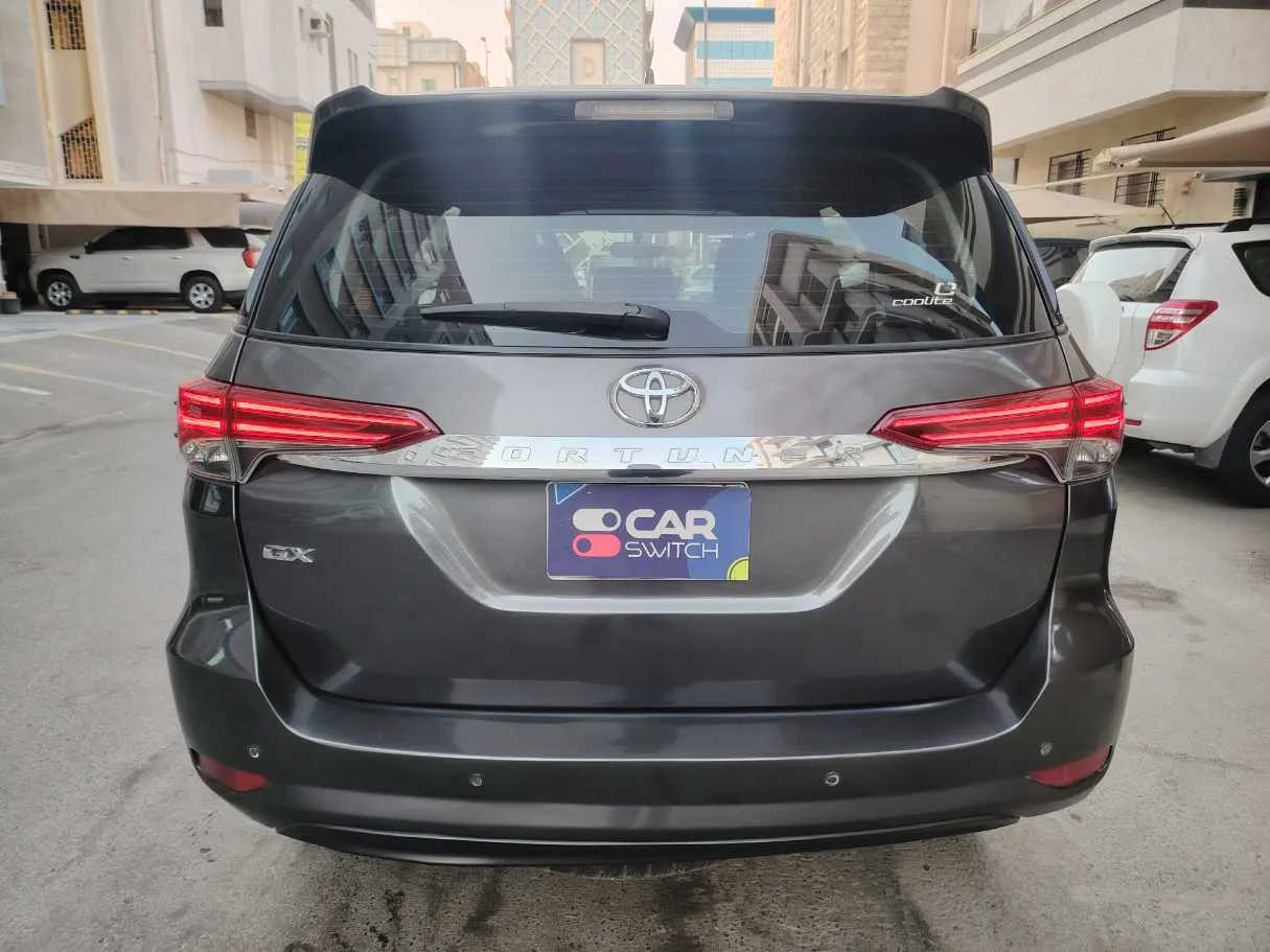 Car image 6