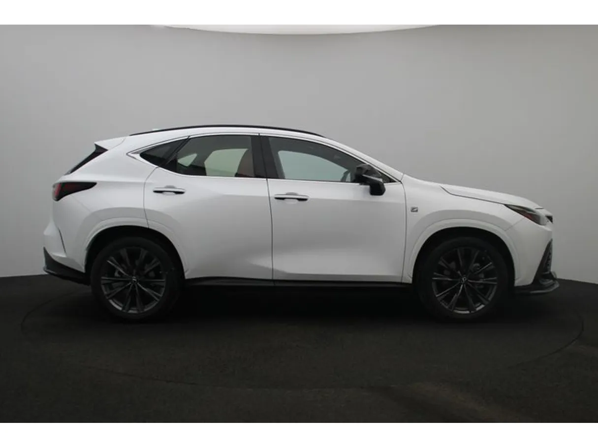Car image 13