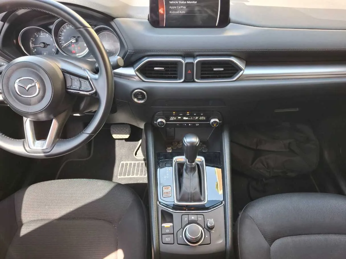 Car image 16