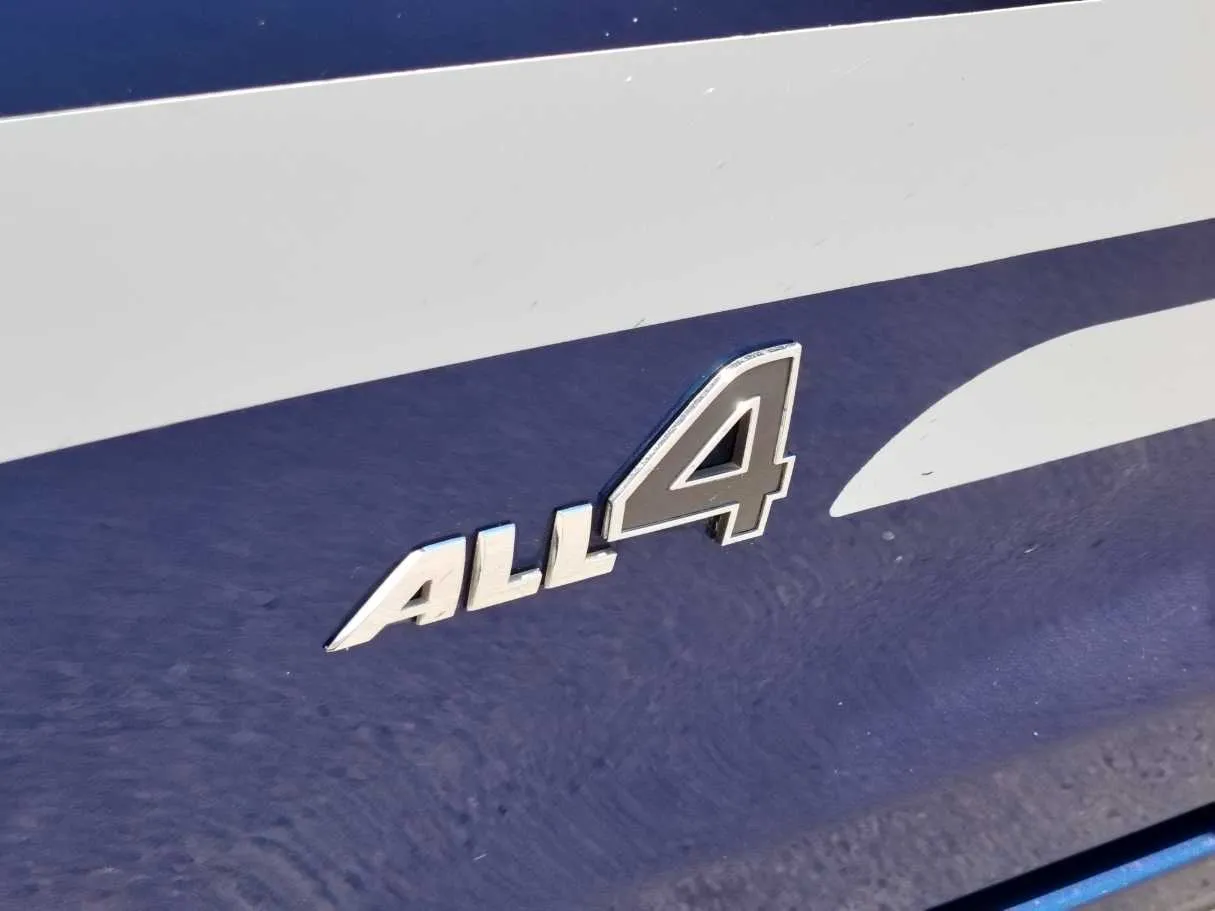 Car image 27