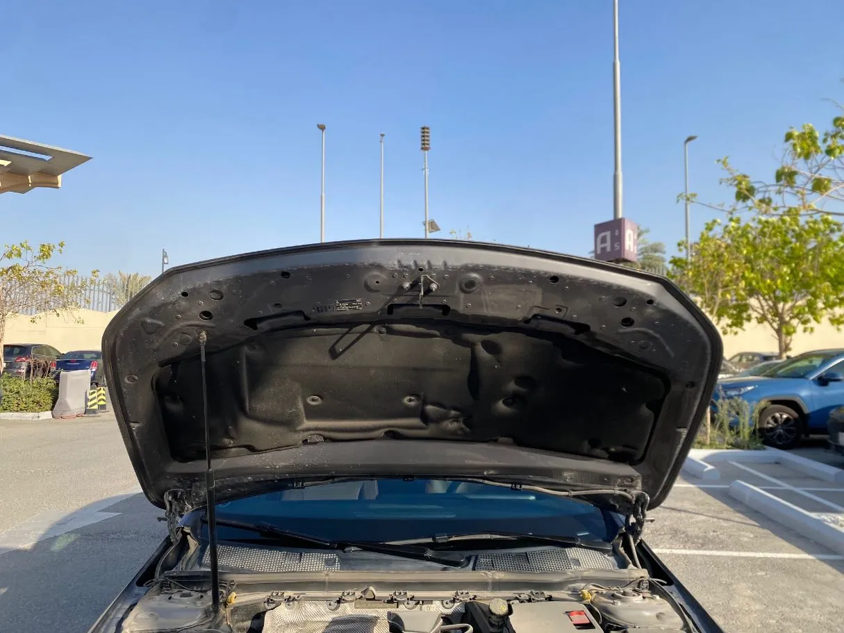 Car image 30