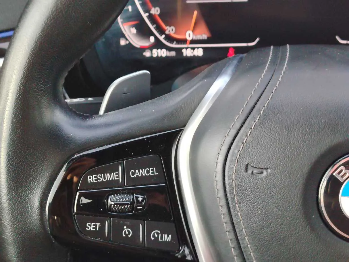 Car image 33