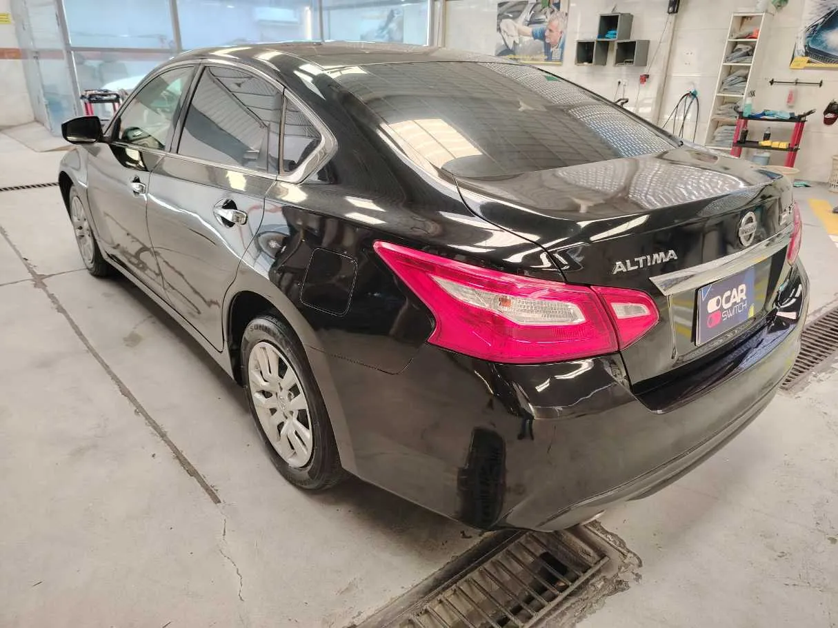 Car image 7