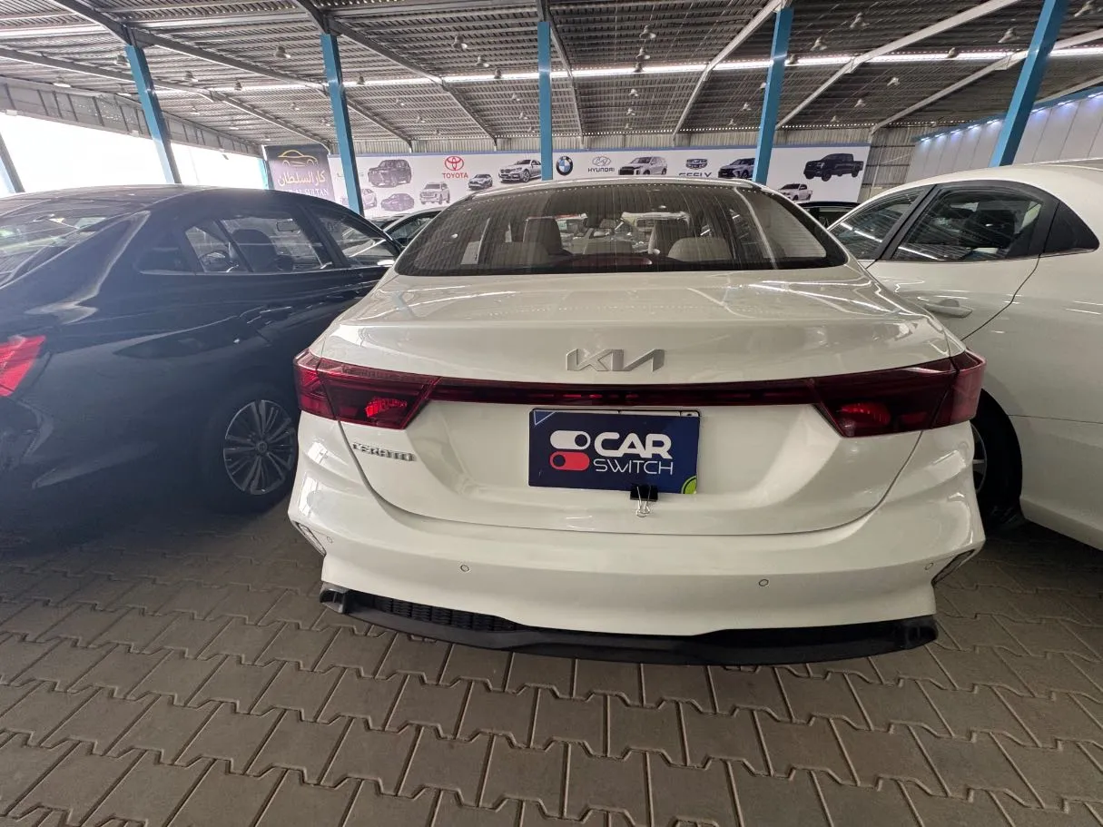 Car image 5