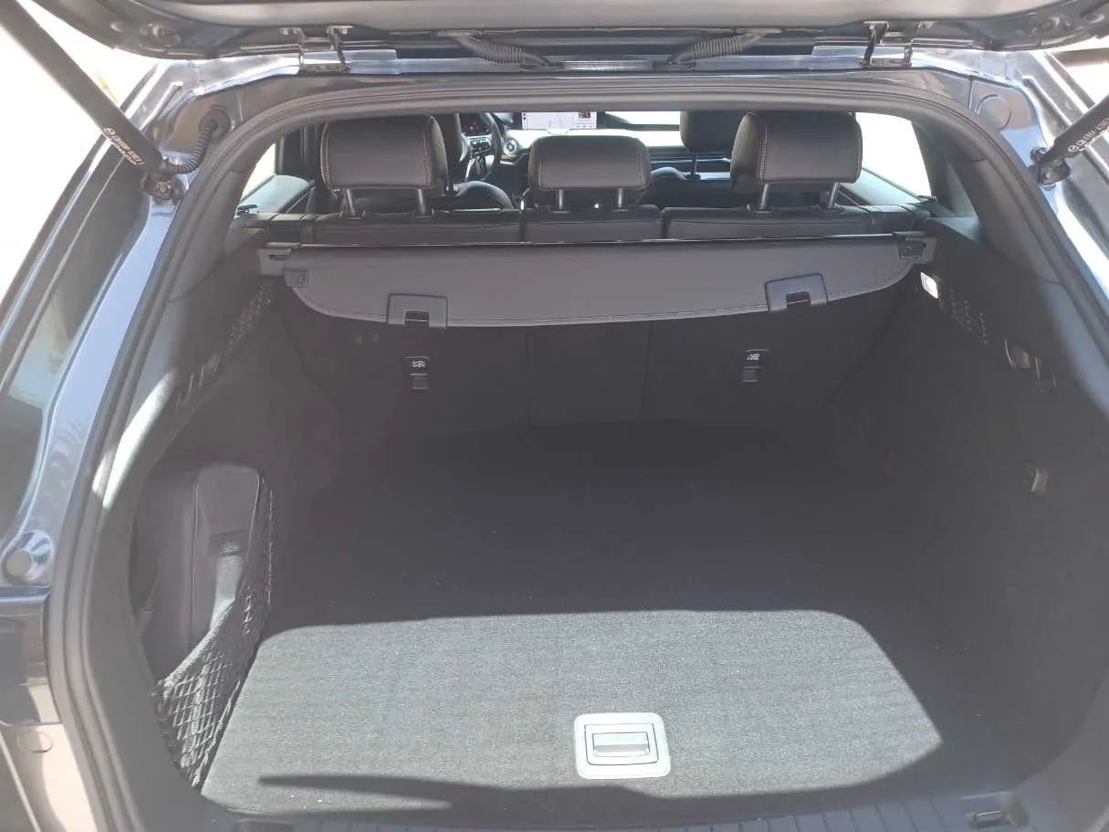 Car image 22