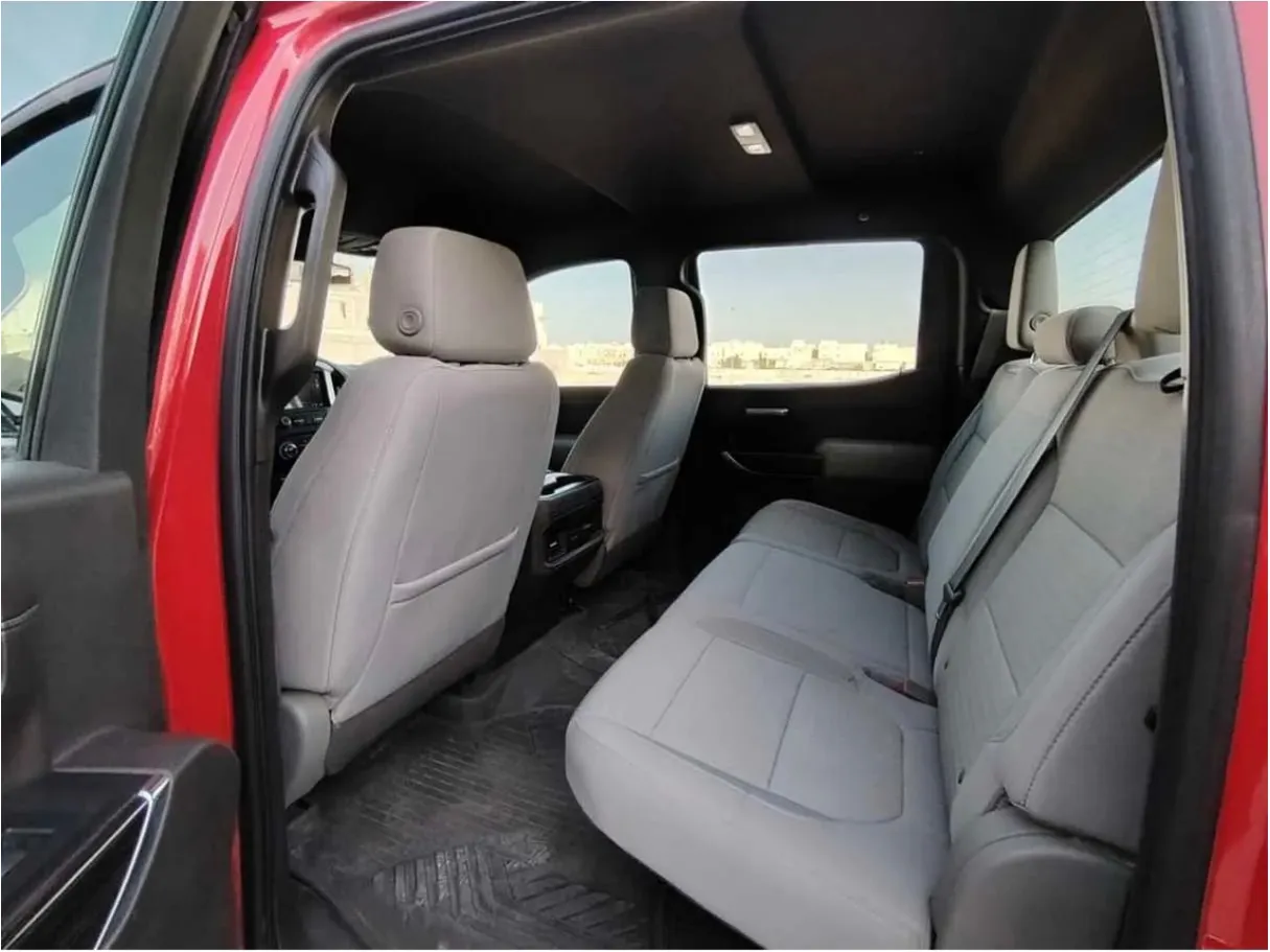 Car image 7