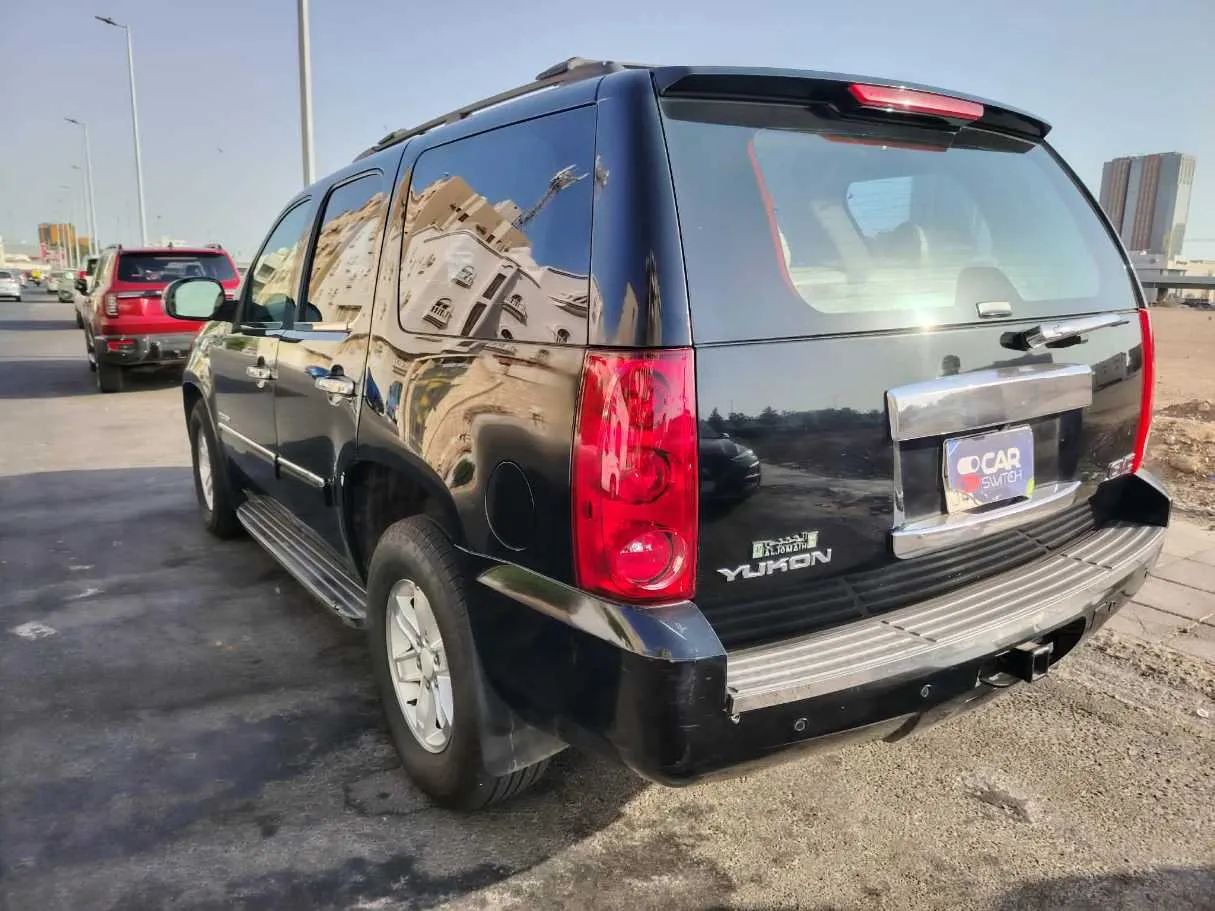 Car image 7