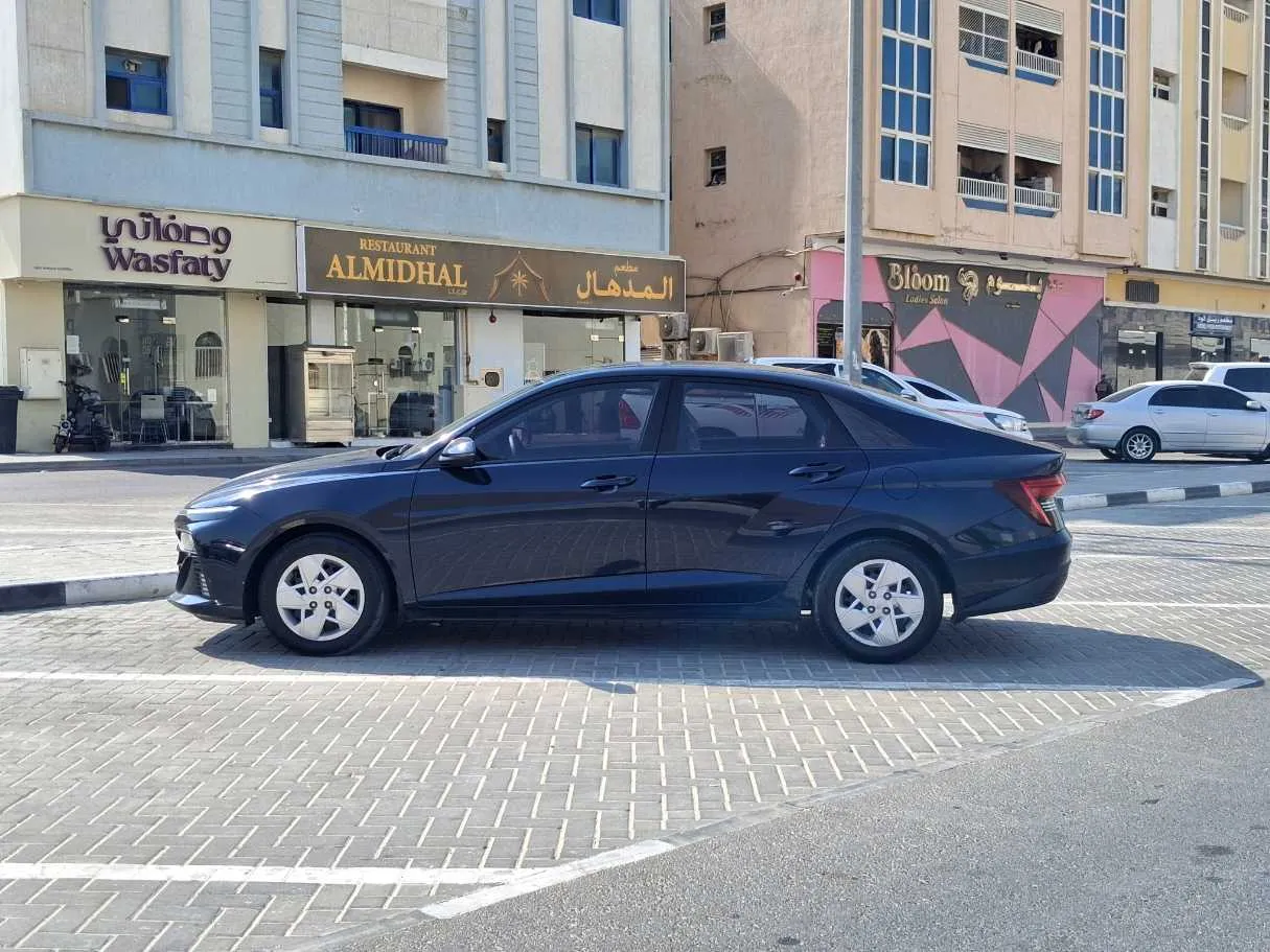 Car image 8