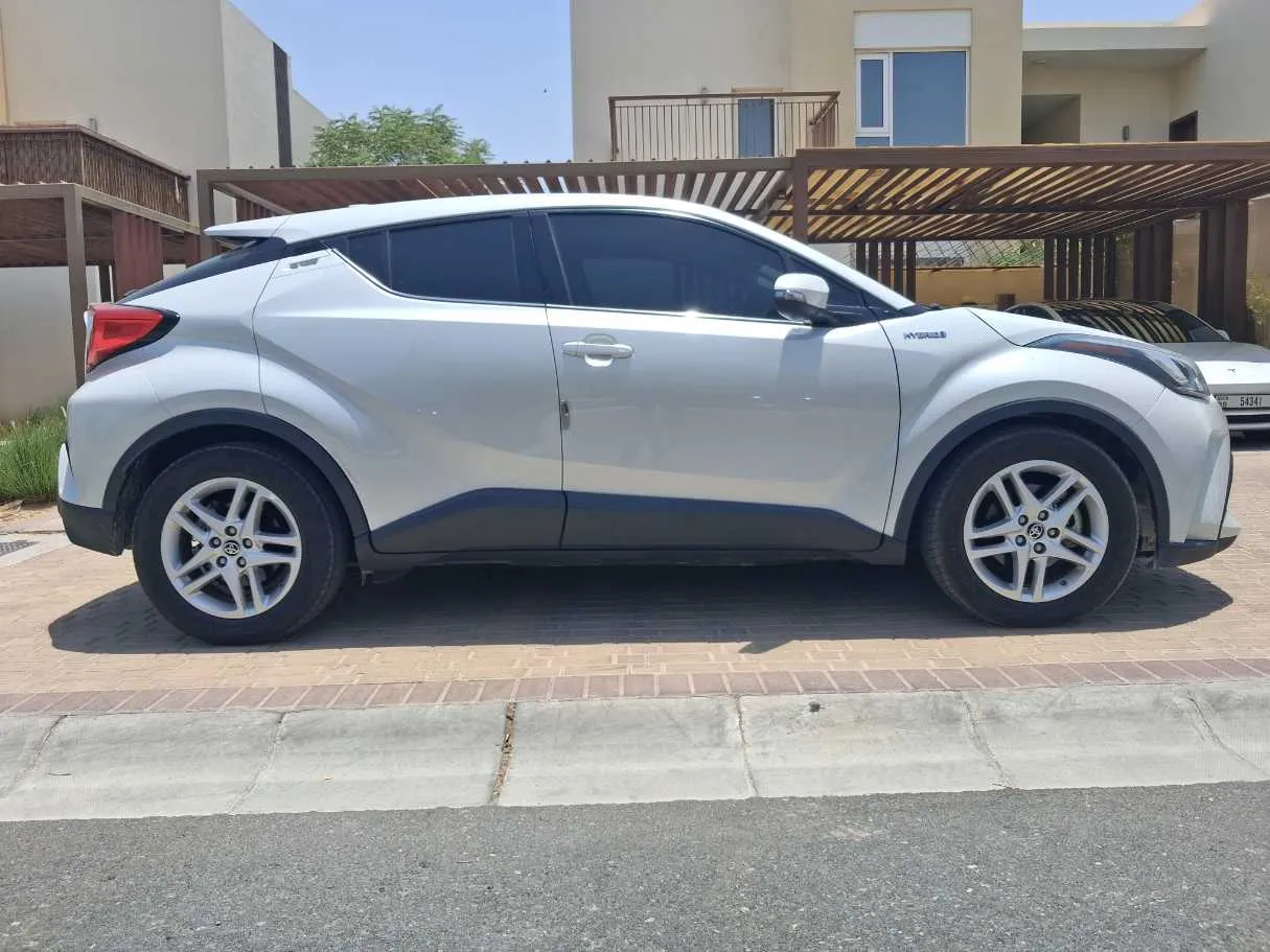 Car image 8