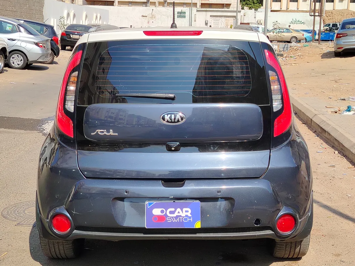Car image 7