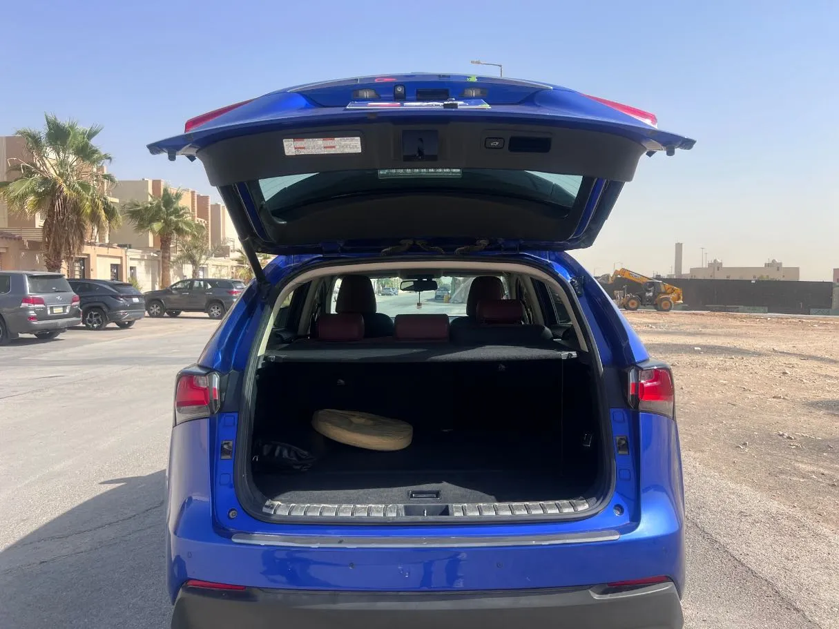 Car image 22