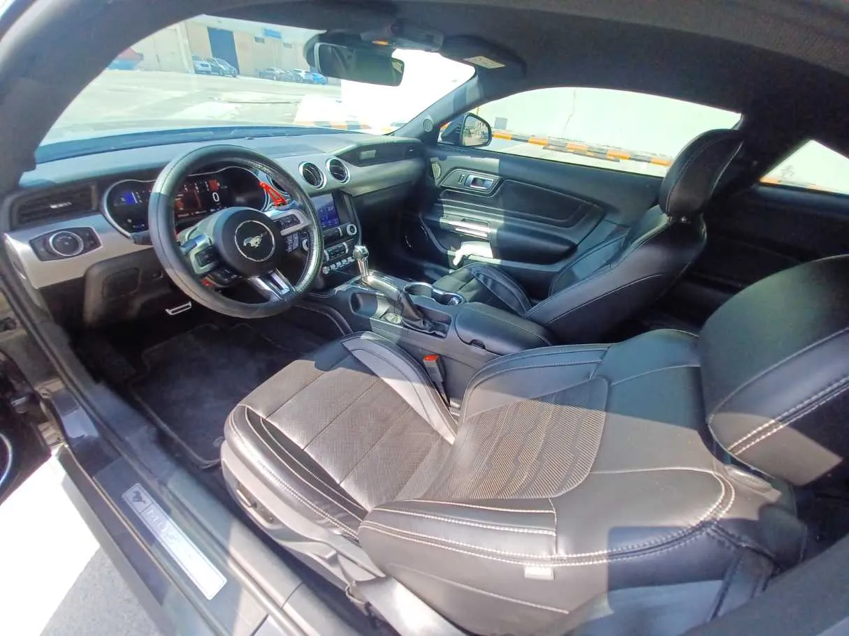Car image 11