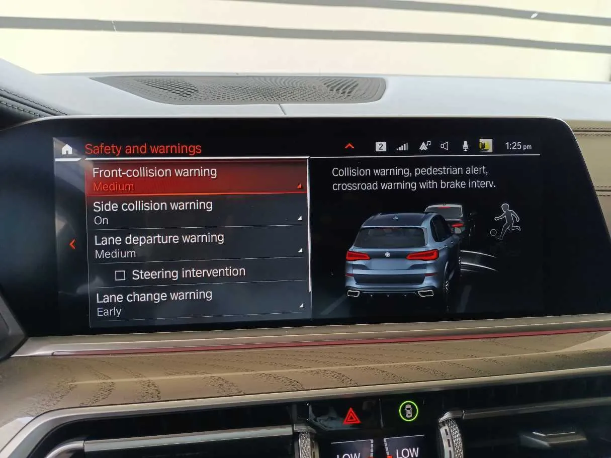 Car image 25