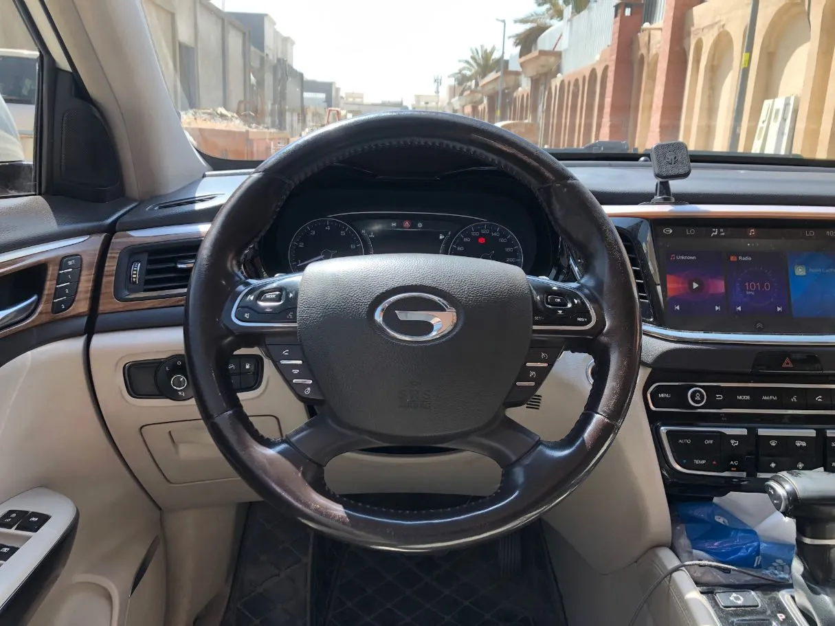 Car image 17