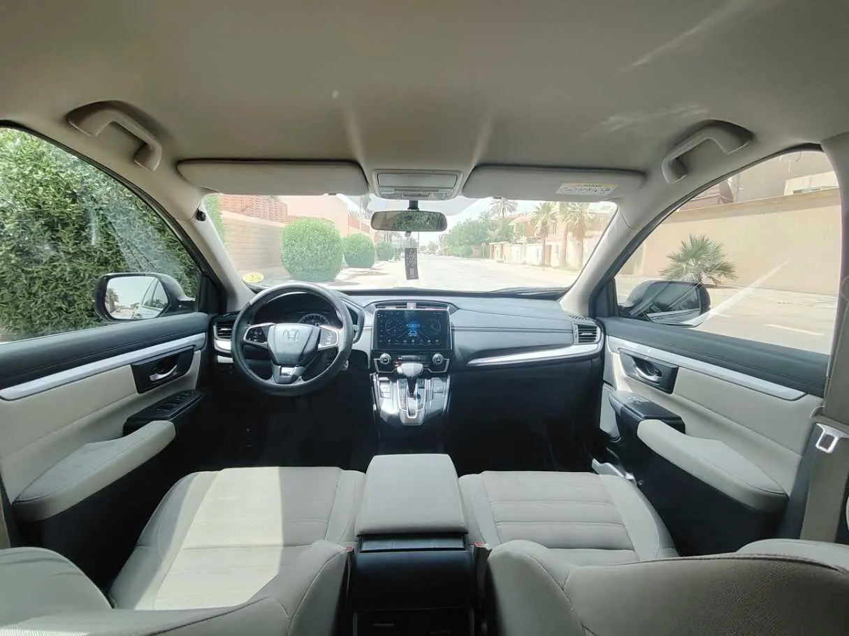 Car image 17