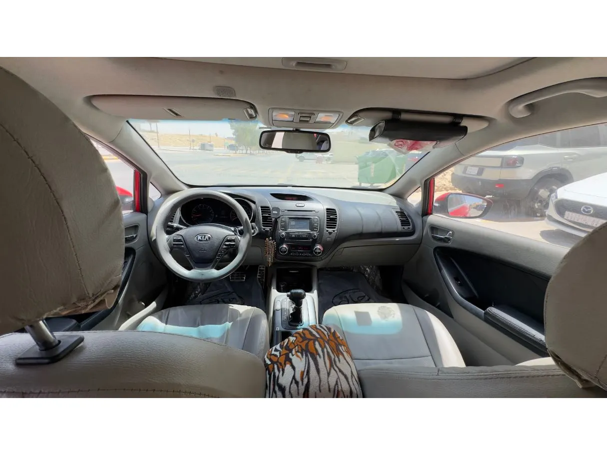 Car image 15