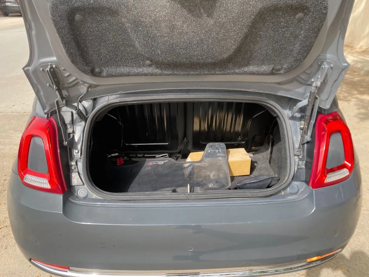 Car image 17