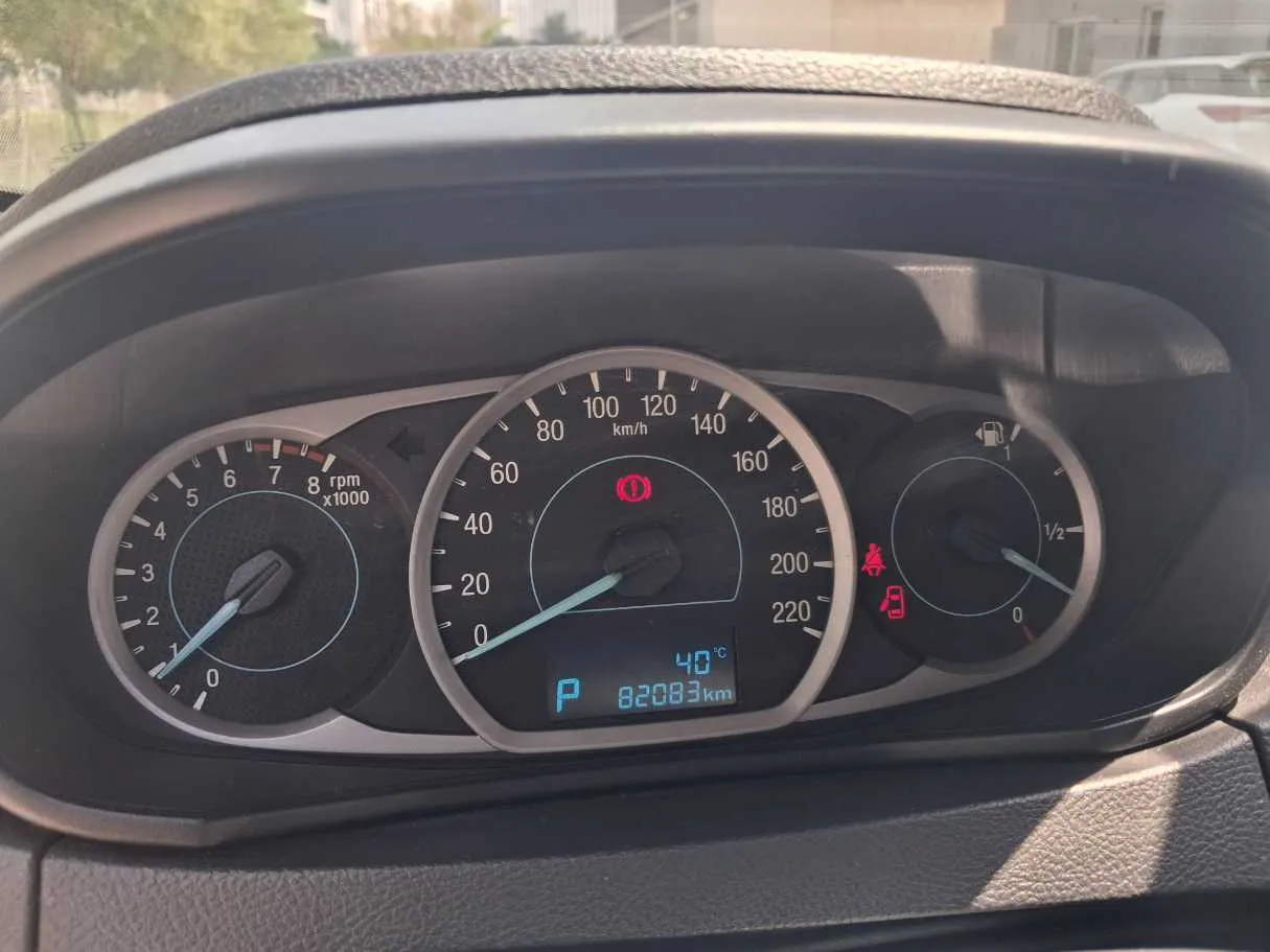 Car image 18