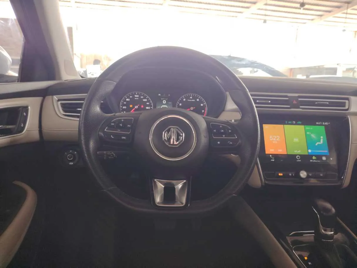 Car image 26