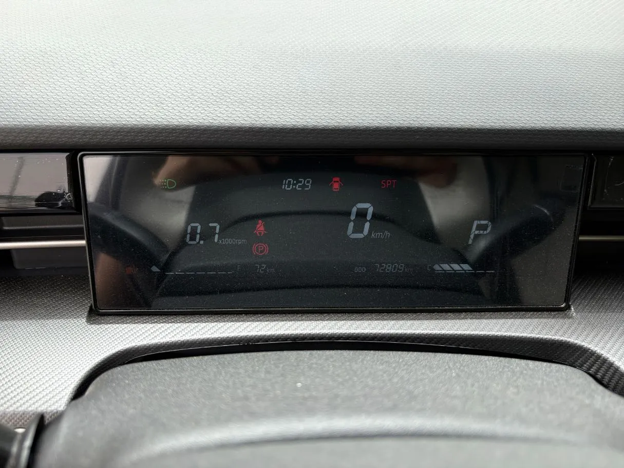 Car image 11