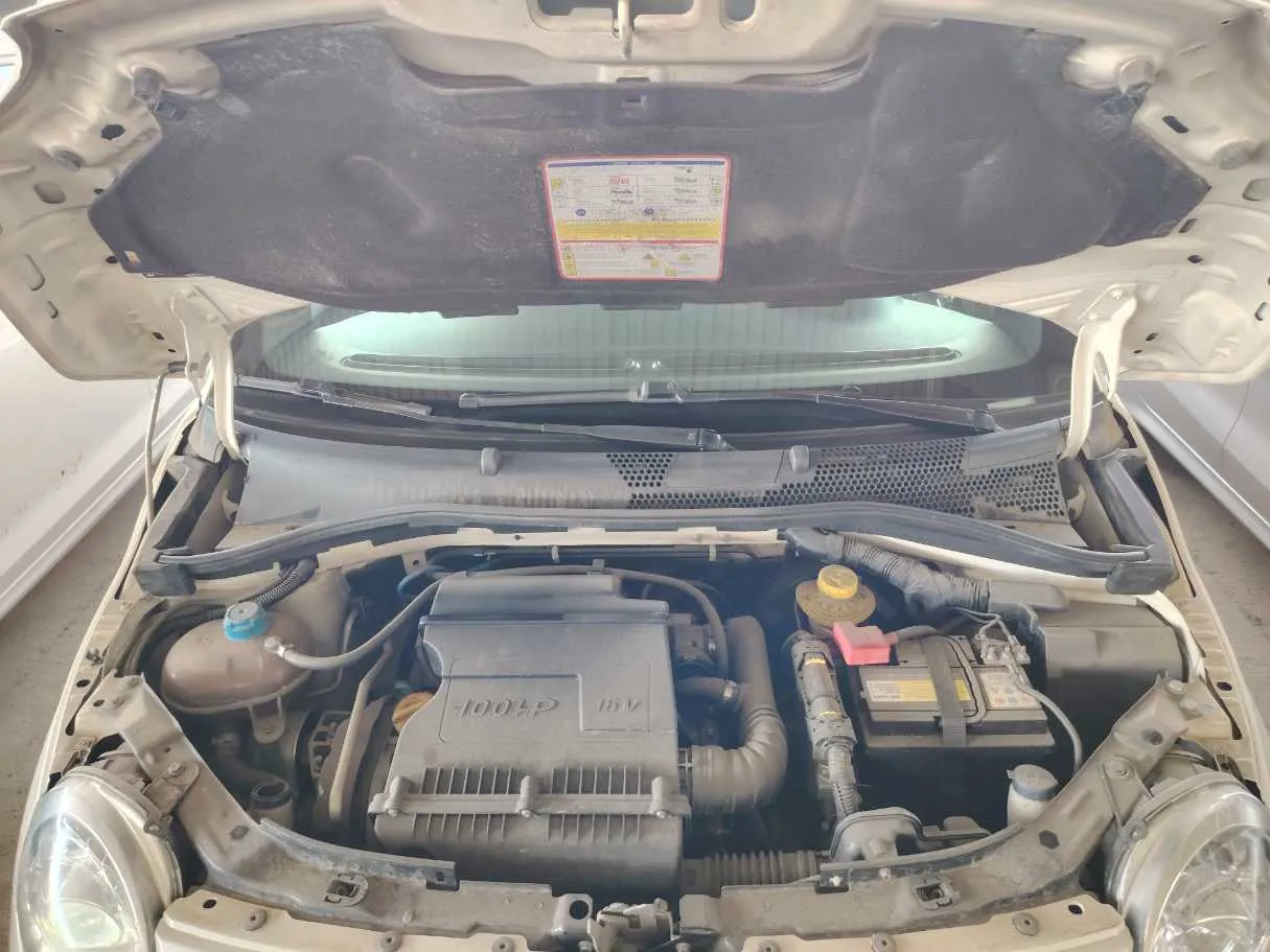 Car image 25